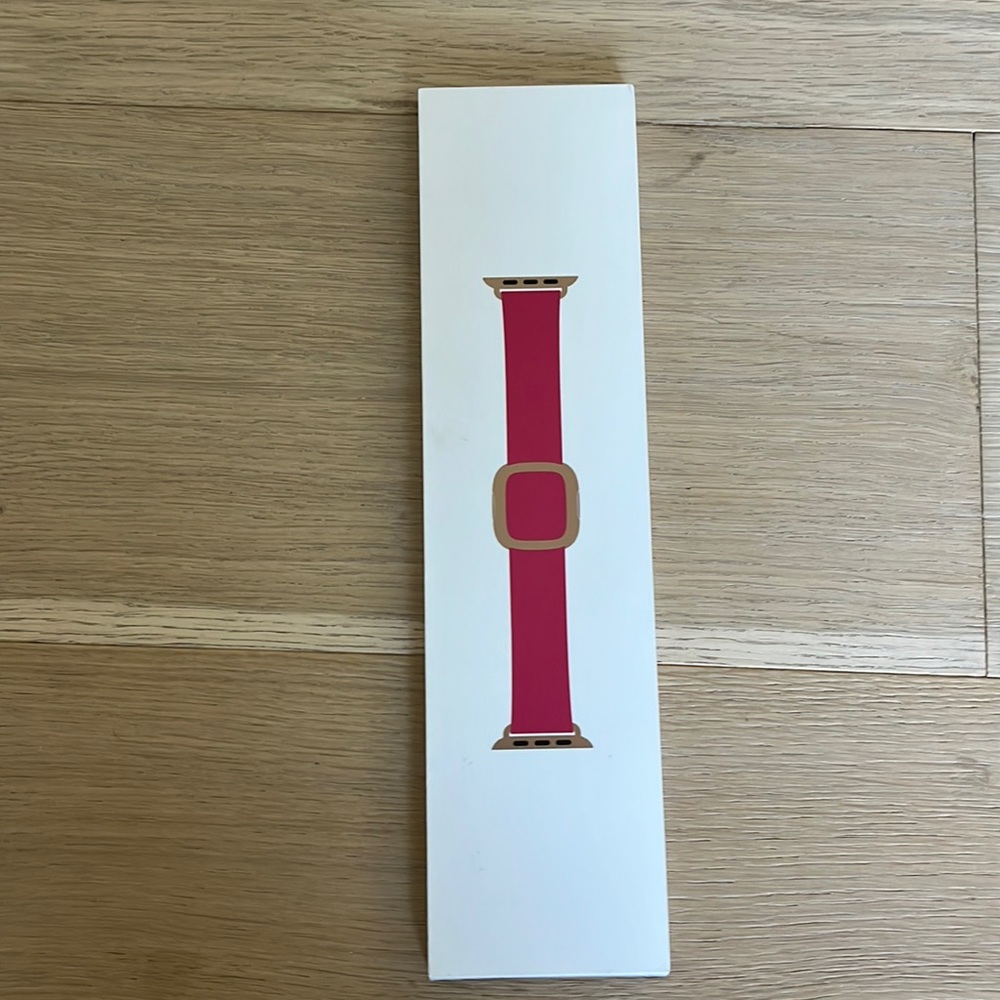 Rassberry Modern Buckle Apple Watch Band